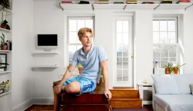 This NYC 220-Square-Foot Studio Apartment Has a Terrace