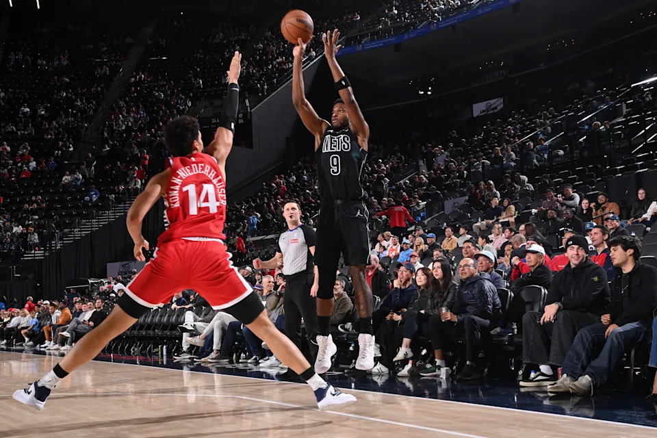 INGLEWOOD, CA – JANUARY 25: <a class="link " href="https://sports.yahoo.com/nba/players/6731/" data-i13n="sec:content-canvas;subsec:anchor_text;elm:context_link" data-ylk="slk:E.J. Liddell;sec:content-canvas;subsec:anchor_text;elm:context_link;itc:0" data-yga="{"yLinkElement":"context_link","yModuleName":"content-canvas","yLinkText":"E.J. Liddell","ySubModuleName":"anchor_text","yHasCommerce":false}">E.J. Liddell</a> #9 of the Brooklyn Nets shoots a three point basket during the game against the <a class="link " href="https://sports.yahoo.com/nba/teams/la-clippers/" data-i13n="sec:content-canvas;subsec:anchor_text;elm:context_link" data-ylk="slk:Los Angeles Clippers;sec:content-canvas;subsec:anchor_text;elm:context_link;itc:0" data-yga="{"yLinkElement":"context_link","yModuleName":"content-canvas","yLinkText":"Los Angeles Clippers","ySubModuleName":"anchor_text","yHasCommerce":false}">Los Angeles Clippers</a> on January 25, 2026 at Intuit Dome in Los Angeles, California. NOTE TO USER: User expressly acknowledges and agrees that, by downloading and/or using this Photograph, user is consenting to the terms and conditions of the Getty Images License Agreement. Mandatory Copyright Notice: Copyright 2026 NBAE (Photo by Juan Ocampo/NBAE via Getty Images) | NBAE via Getty Images