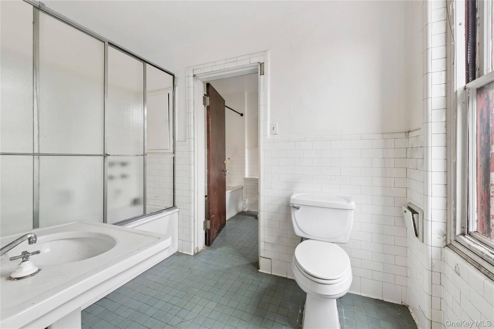 bathroom with white fixtures