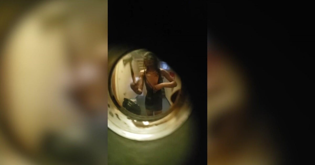 Man with hatchet terrorizing neighbors in Bronx apartment building, residents say