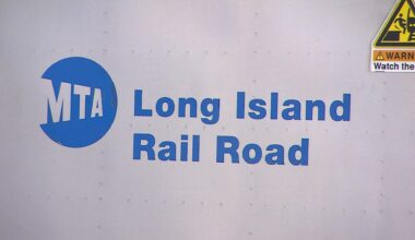 News 12 | Bronx | Mta Officials Union Continue To Differ In Contract Talks As Lirr Strike Looms