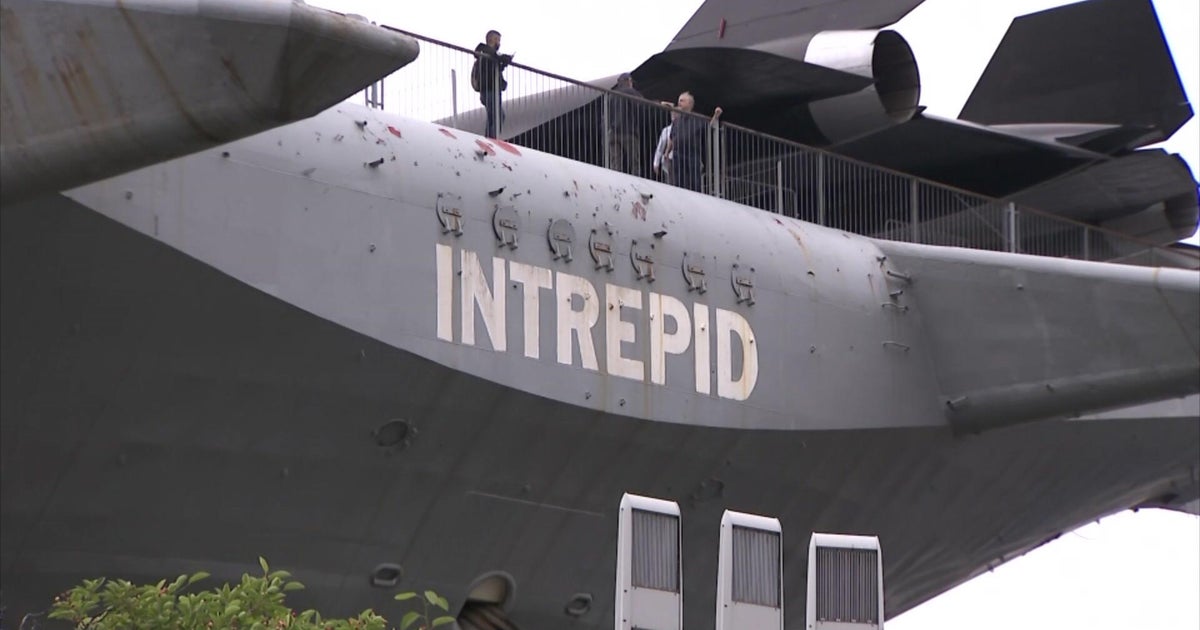 Intrepid Museum in NYC hosts emotional Memorial Day tribute