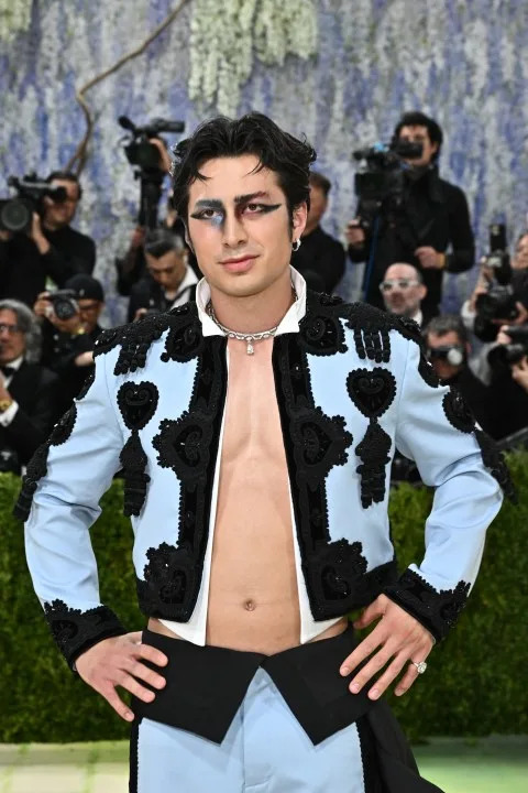 Hudson Williams arrives at The Metropolitan Museum of Art’s Costume Institute benefit gala celebrating the opening of the “Costume Art” exhibition on Monday, May 4, 2026, in New York. (Photo by Evan Agostini/Invision/AP)