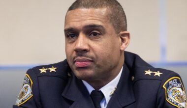 NYPD assistant chief allegedly fired stray shot during off-duty altercation with daughter's boyfriend: sources
