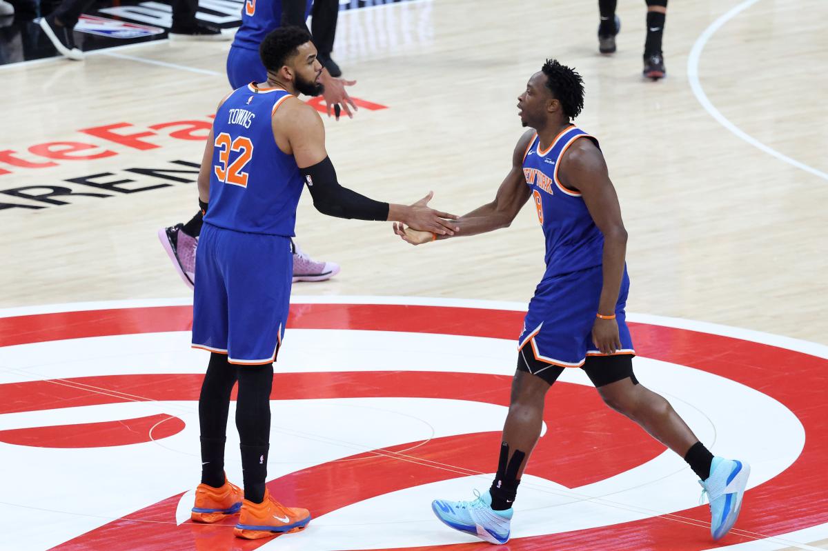 Knicks absolutely dominate Hawks in historic Game 6 first half