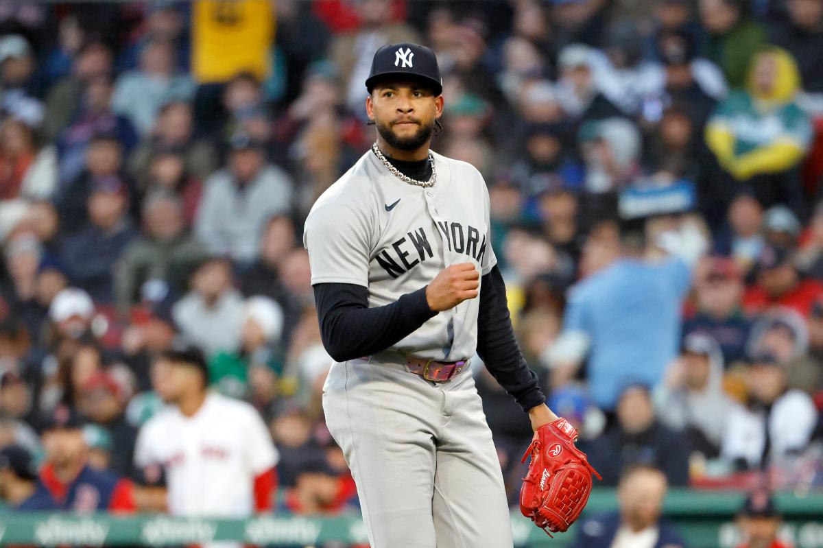 Yankees' Luis Gil hits IL, gets shut down with shoulder injury
