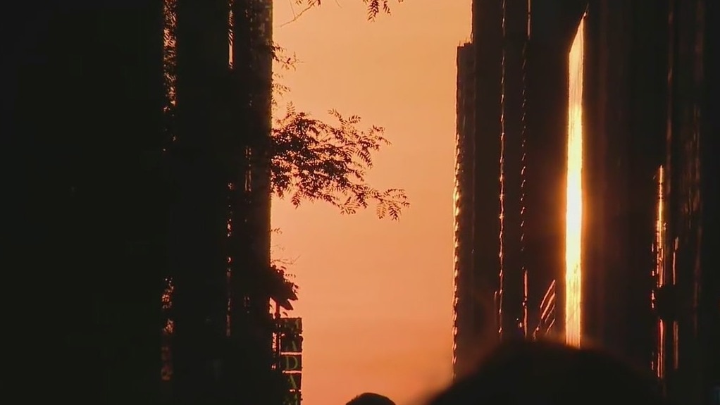 Where can you watch Manhattanhenge ?