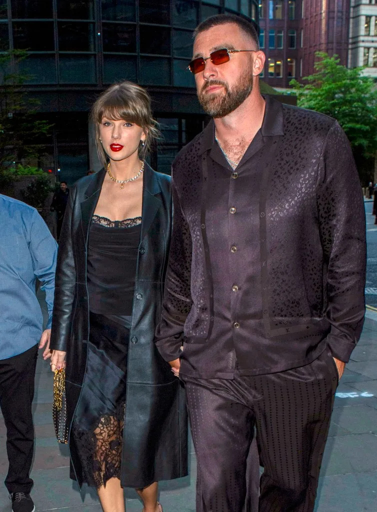 Last week, the “Opalite” singer went on a romantic trip to London with her fiancé, Travis Kelce. The two visited Gordon Ramsay’s new restaurant, Lucky Cat, on Friday. Raw/GoffPhotos.com