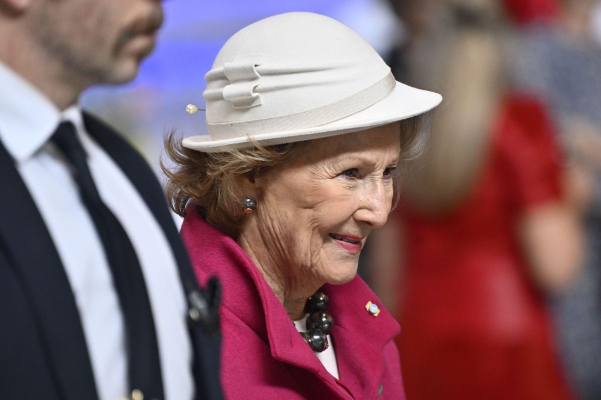 Queen Sonja has returned home after being hospitalized with heart failure and atrial fibrillation.