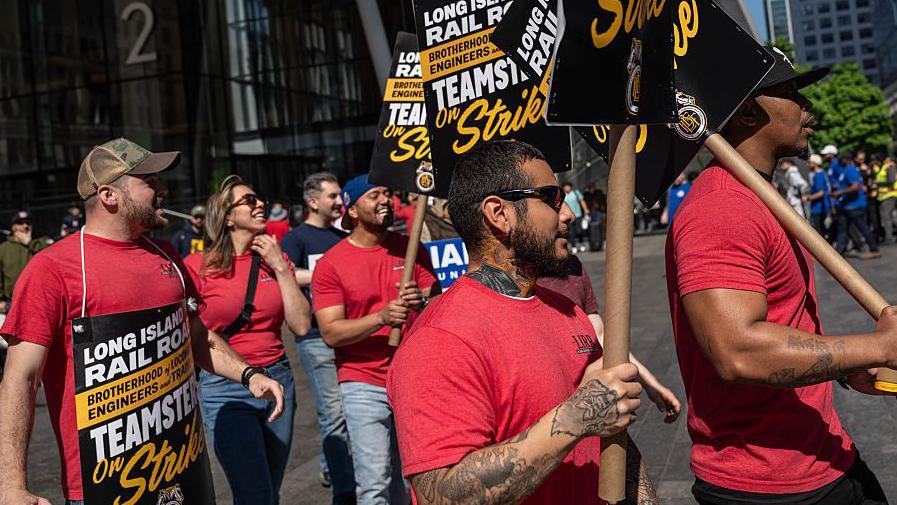 New York rail strike continues as commuters brace for Monday chaos
