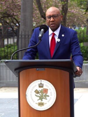 Queens Borough President Donovan Richards Jr. speaking at the flag-raising ceremony and organ donation awareness event on April 28 on the steps of Queens Borough Hall. Credit: LiveOnNY