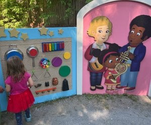 Daniel Tiger's Neighborhood at the Bronx Zoo: Girl playing with a music wall