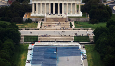 Trump Gave Out a No-Bid Contract to Turn D.C.’s Reflecting Pool Blue