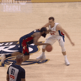 James Harden crosses Duncan Robinson and hits the floater.