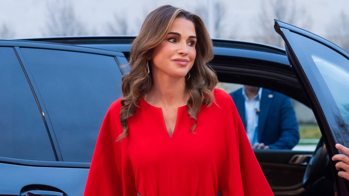 Queen Rania’s effortless hiking look in Jordan is the definition of chic casual style