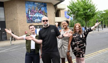 New mural celebrating the Smoggie Queens unveiled in North East town centre