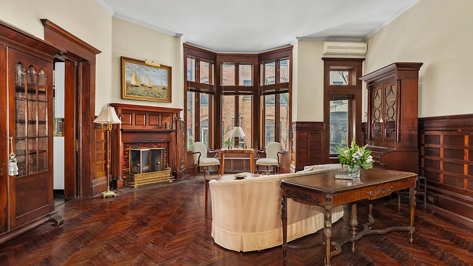 842 Carroll Street Park Slope Brooklyn living room