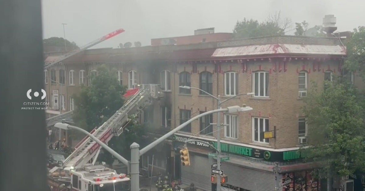 2 people dead in East Flatbush fire, FDNY says