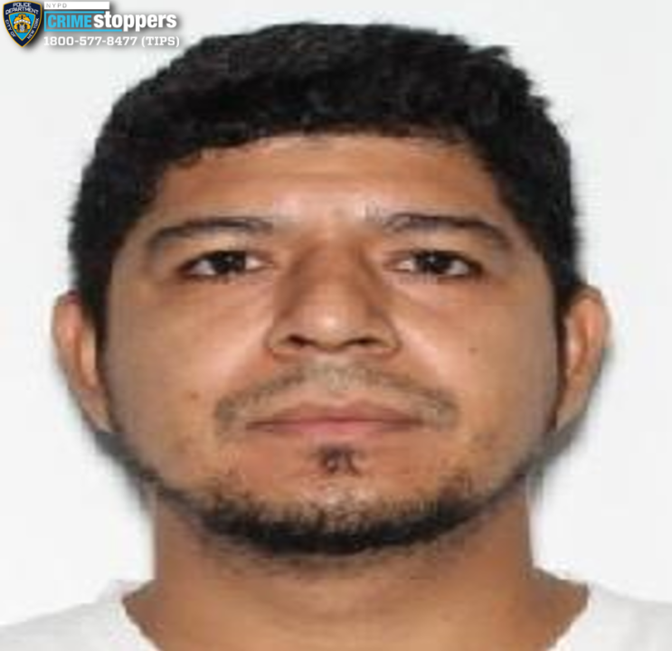 Police have ID’d a suspect wanted in connection with a deadly stabbing in Queens (Credit: NYPD)