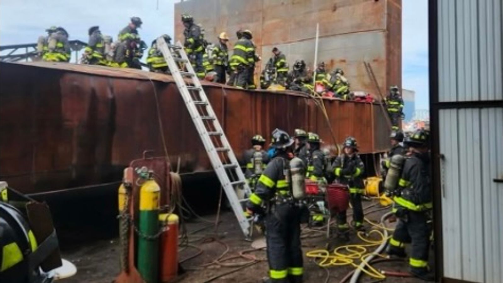 Worker killed, dozens of firefighters injured in Staten Island shipyard fire and explosion