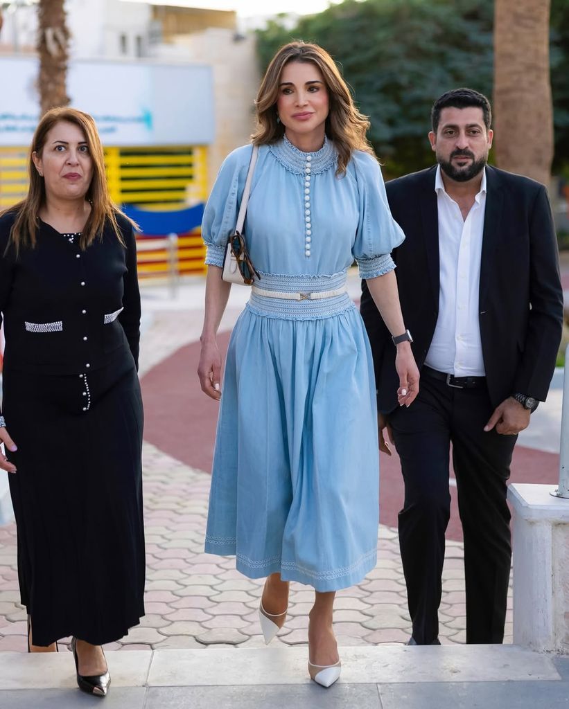 Blue tones and refined tailoring defined Queen Rania’s sophisticated spring daytime look.