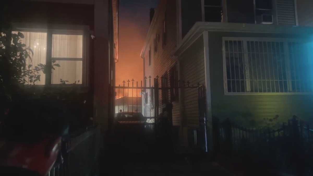 Firefighters battle fire in Jackson Heights garage after neighbors reportedly heard an explosion at the location: FDNY – QNS