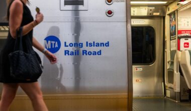 Potential LIRR strike could disrupt 300K commuters