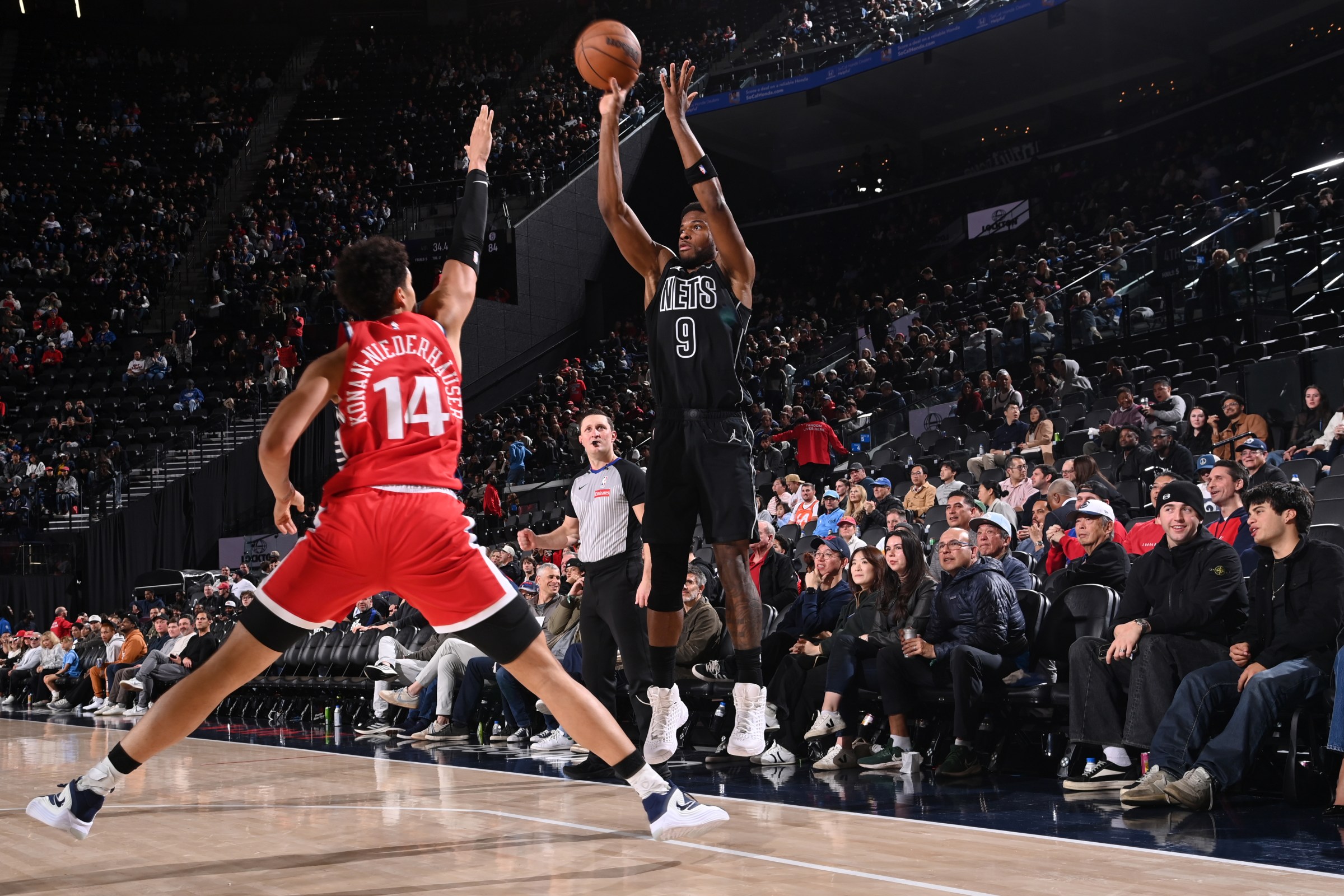 INGLEWOOD, CA - JANUARY 25: E.J. Liddell #9 of the Brooklyn Nets shoots a three point basket during the game against the Los Angeles Clippers on January 25, 2026 at Intuit Dome in Los Angeles, California. NOTE TO USER: User expressly acknowledges and agrees that, by downloading and/or using this Photograph, user is consenting to the terms and conditions of the Getty Images License Agreement. Mandatory Copyright Notice: Copyright 2026 NBAE (Photo by Juan Ocampo/NBAE via Getty Images)