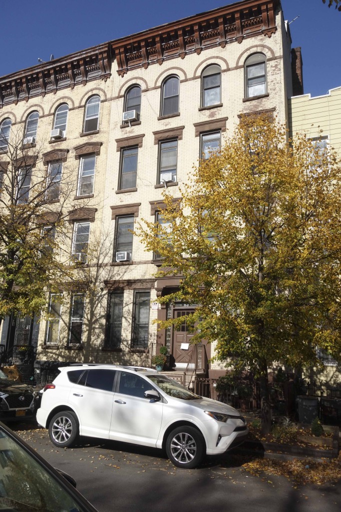 brick apartment building