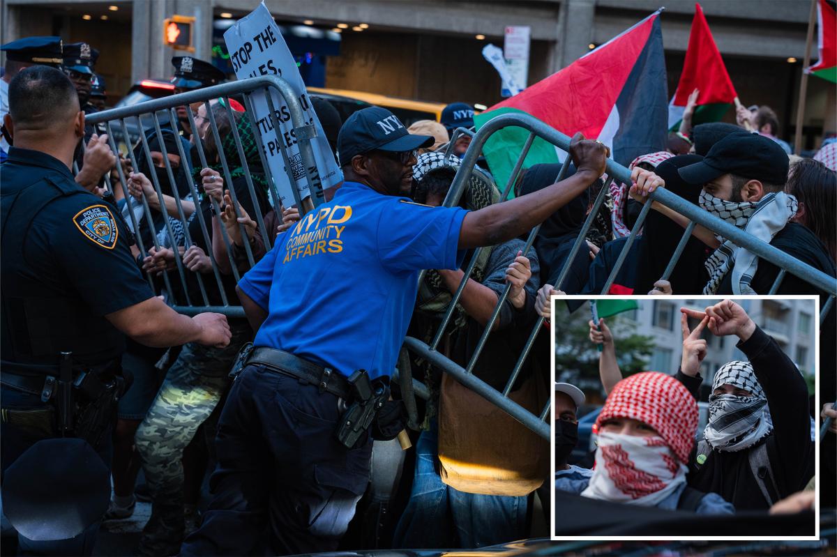 Hateful anti-Israel mob descends on historic NYC synagogue, clash with cops in chaotic protest