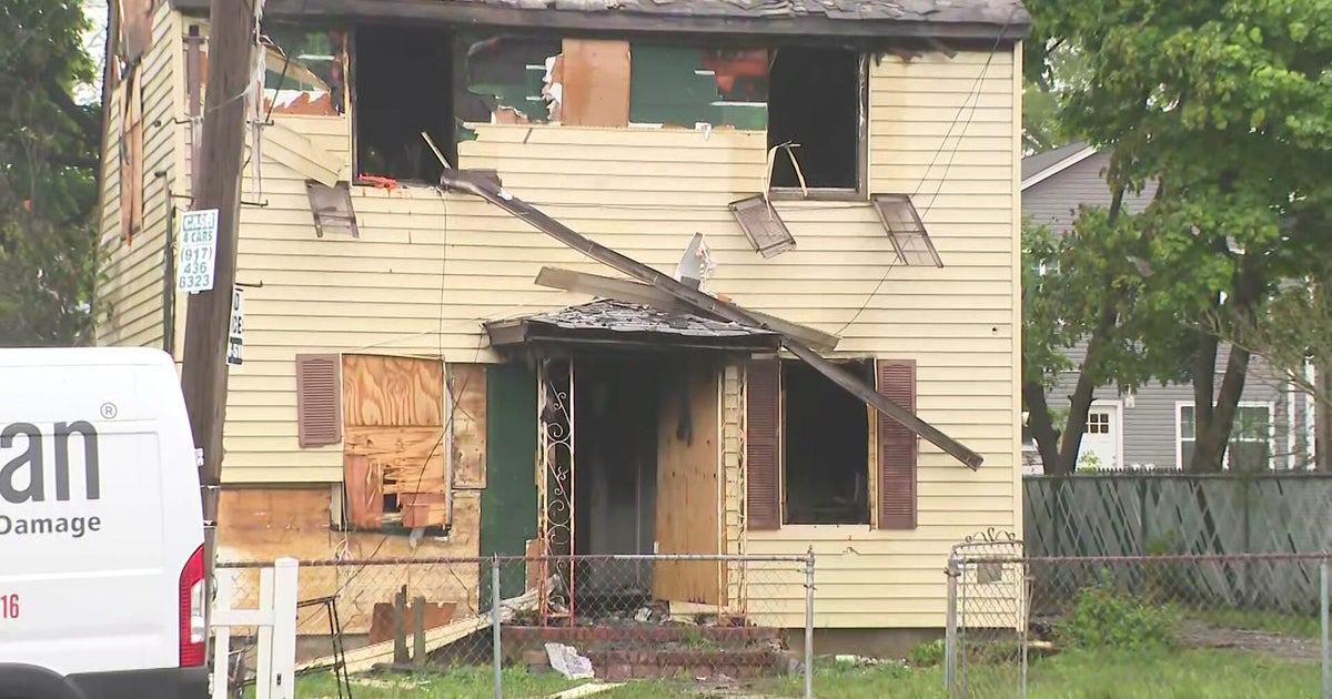 2 people found dead in Hempstead fire at house that was supposed to be vacant after previous blaze