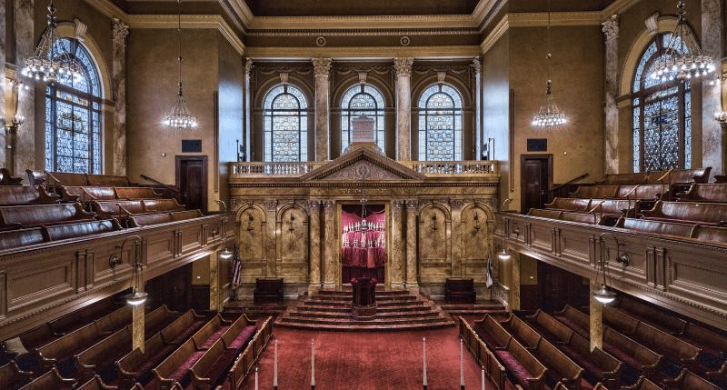 Interior of the current Congregation Shearith Israel
