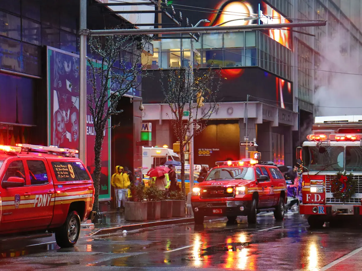One dead, 34 firefighters injured after deadly explosion in Staten Island shipyard