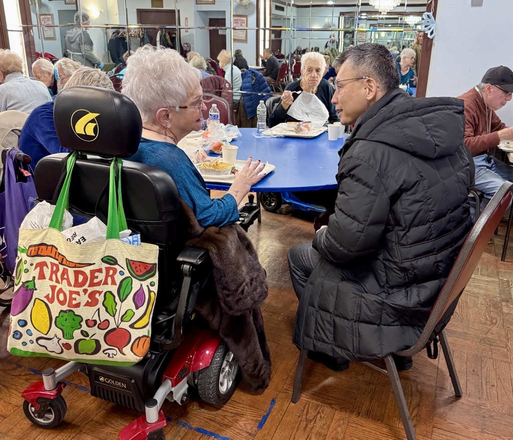 As an orthopedic spine surgeon, Dr. Yoshihara takes immense joy in educating elderly people and immigrants about spinal health and alleviating their concerns. 