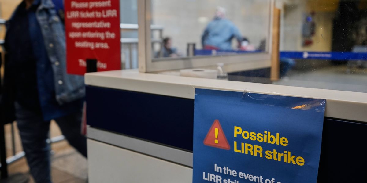 Strike deadline nears for New York-area train system with 250,000 daily commuters