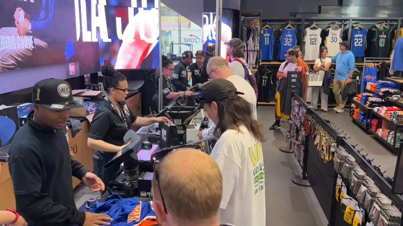 Knicks fever takes over NYC