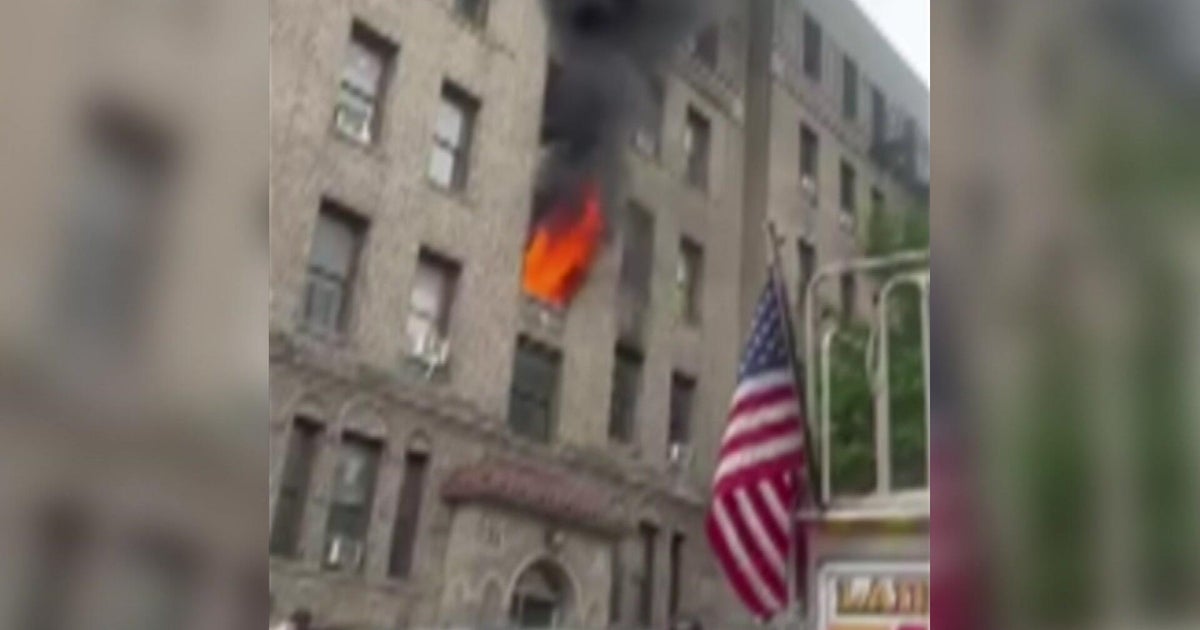 Father grieving baby who died in Bronx fire while twin children still hospitalized: "I'm just crying"