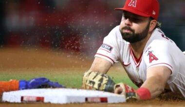 Ronny Mauricio fractures left thumb and is headed to the IL
