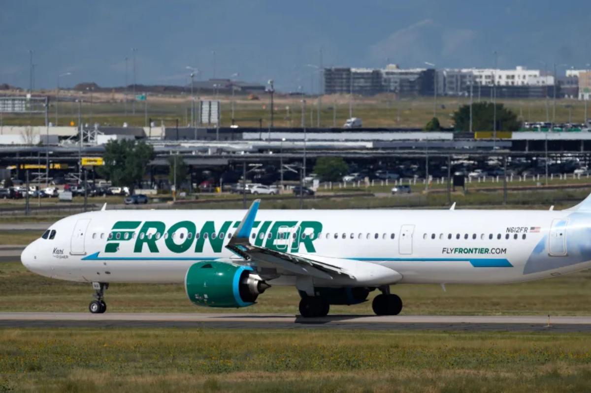 Frontier Airlines plane strikes, kills pedestrian on Denver Airport runway: report