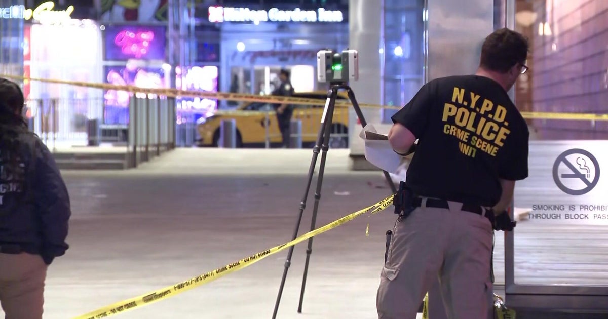 Teen in custody in deadly Times Square stabbing
