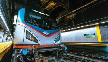 Federal judge throws out Amtrak injunction request in Metro-North track access dispute