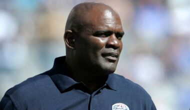 Lawrence Taylor out of hospital after stomach-related illness
