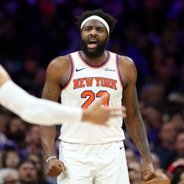 Sources: Knicks' Mitchell Robinson has broken pinkie finger