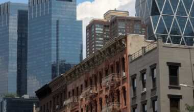 New York plans tax on homes over $1 million purchased with cash