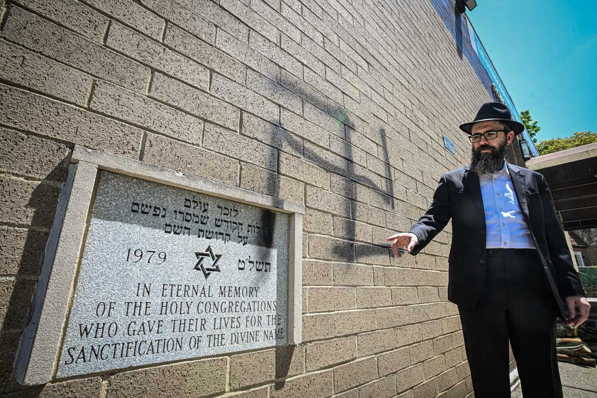 Rampage of hate in Queens: Swastikas and antisemitic graffiti targeting Jewish centers and homes leave local residents ‘horrified’
