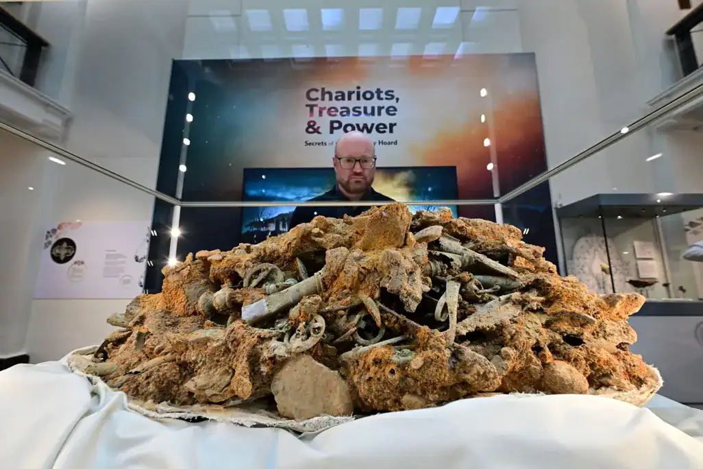Metal Detectorist Finds Huge Hoard That May Reveal the Lost Power of Britain’s Iron Age Queens