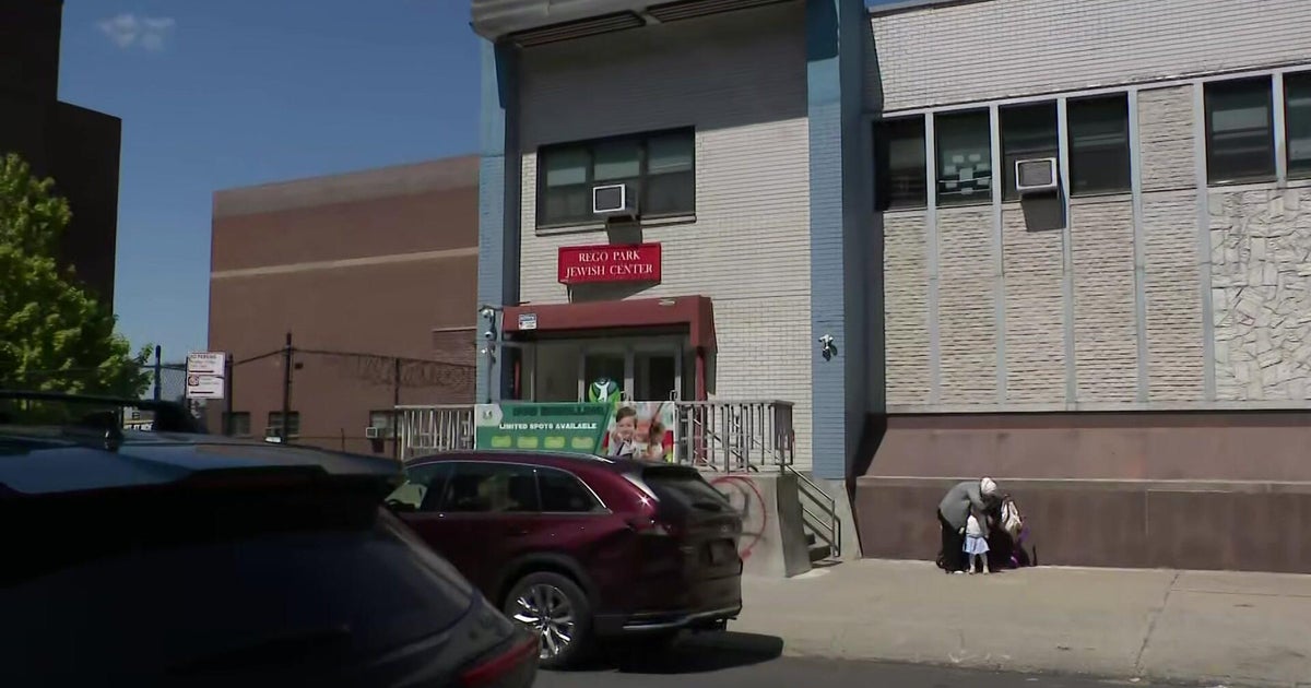 Antisemitic vandalism in Queens sparks outrage as Mayor Mamdani says he's "horrified and angered"