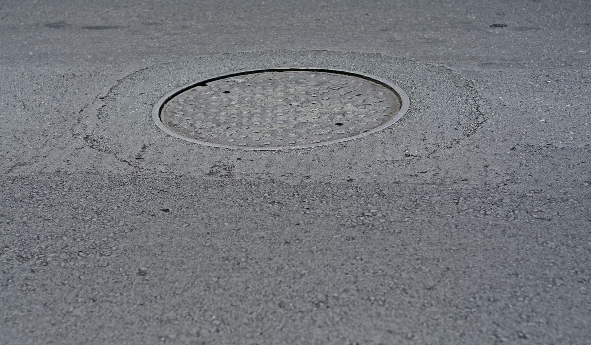 56-year-old woman dies after falling down open manhole in Manhattan