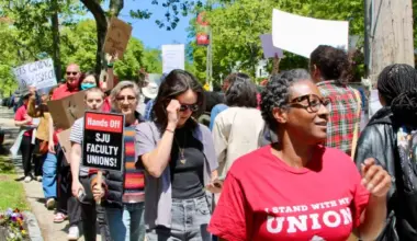 St. John's Faculty Rallies at Board of Trustees Meeting