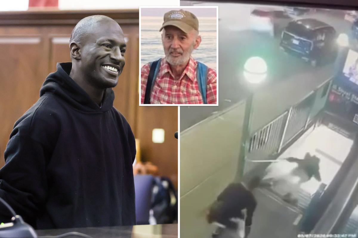 Footage captures horrific moment maniac fatally shoves retired elderly teacher, 76, down NYC subway stairs